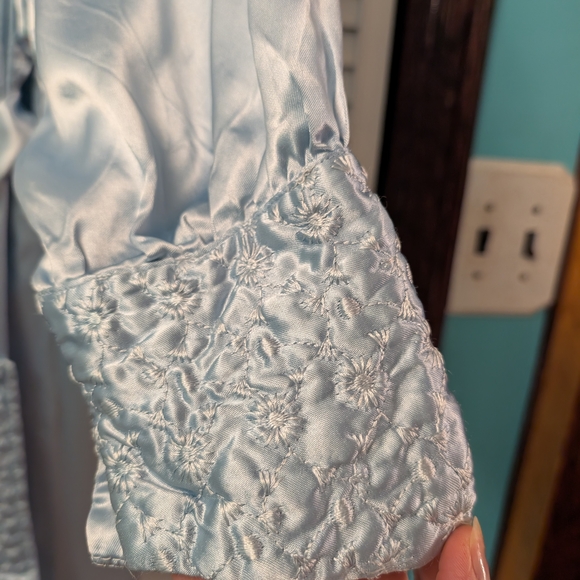 1950 Blue Women's Satin Robe - Picture 6 of 10